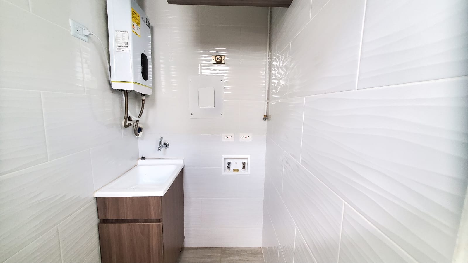 ARRIENDO APATAMENTO POBLADO LOMA DE ALEJANDRIA