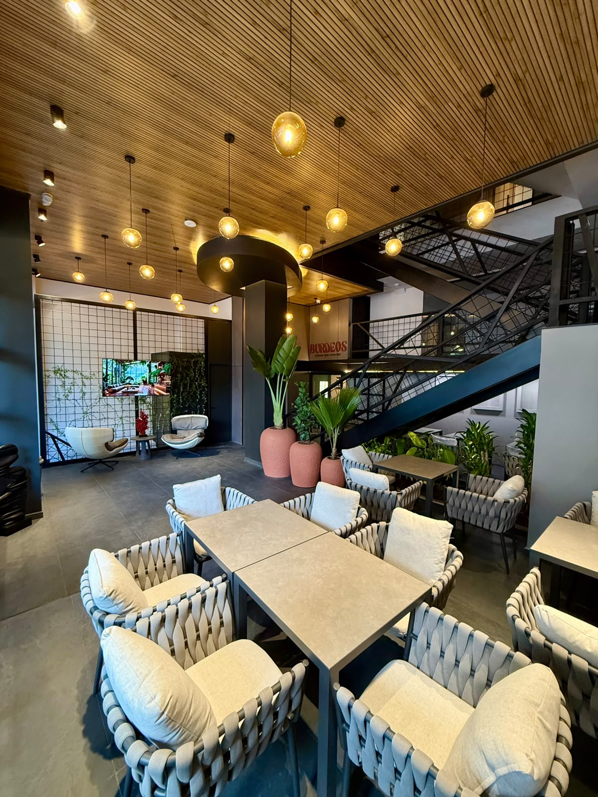 ARRIENDO SUITES AMOBLADAS EN BELEN ROSALES