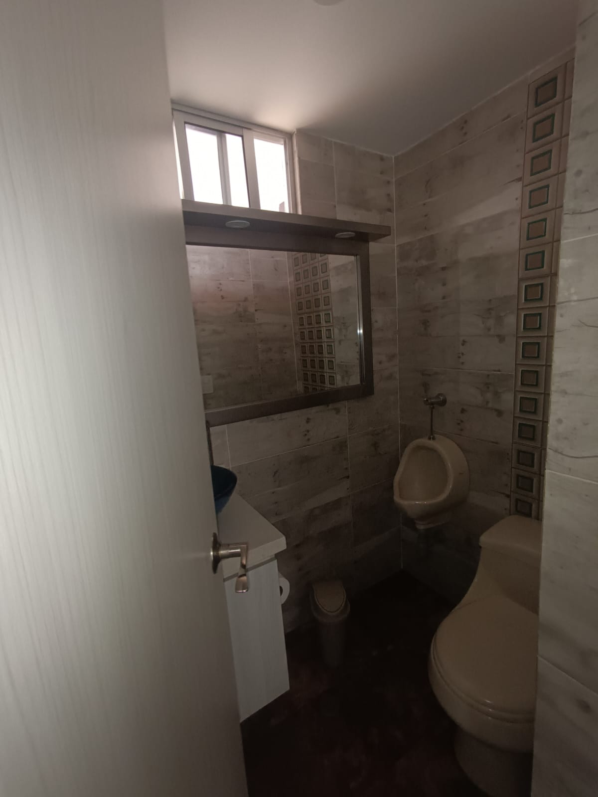 se vende casa laureles