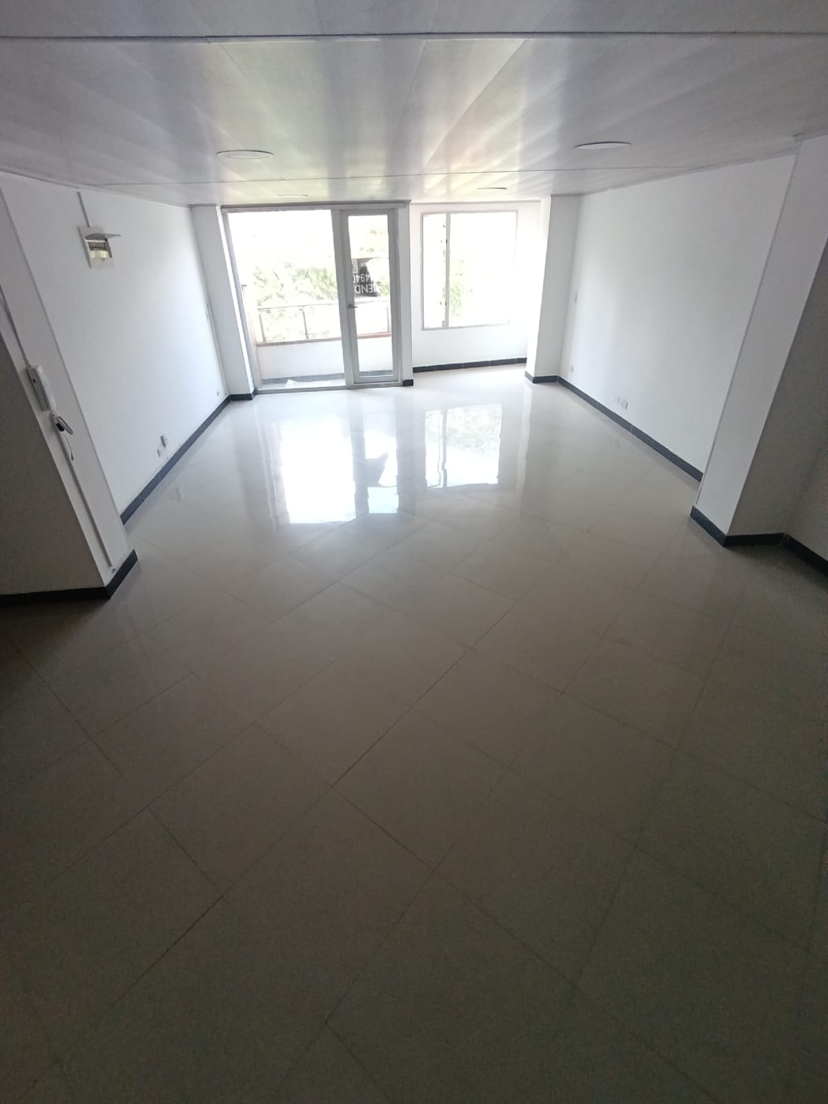 Arriendo Local para Oficinas en Laureles