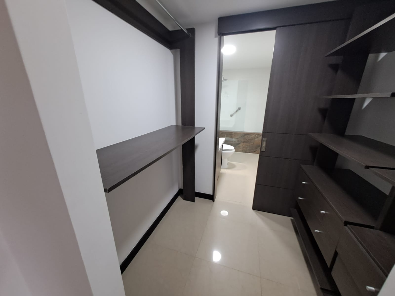 ARRIENDO APARTAMENTO LOMA DE LAS BRUJAS