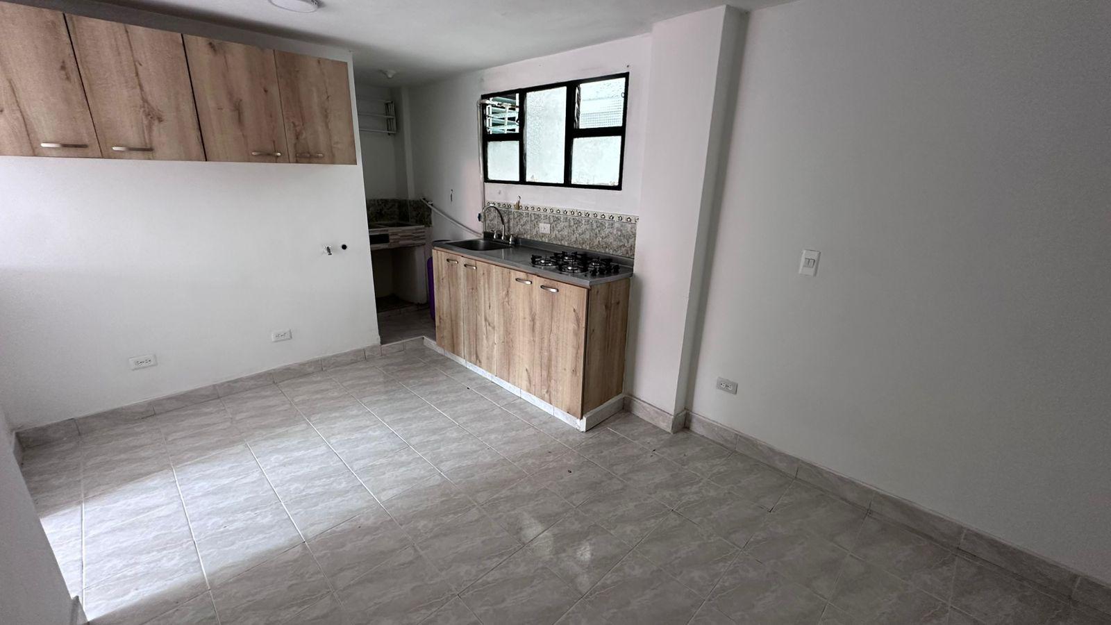 ARRIENDO APARTAESTUDIO EN LA FLORESTA