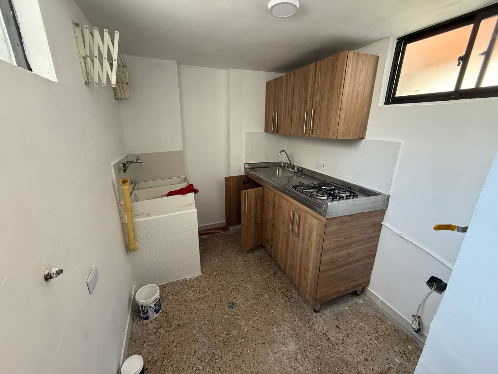ARRIENDO APARTAESTUDIO EN LA FLORESTA