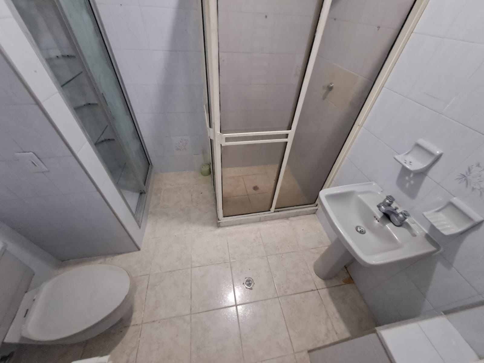 ARRIENDO CASA  LOCAL SANTA LUCIA DOS NIVELES