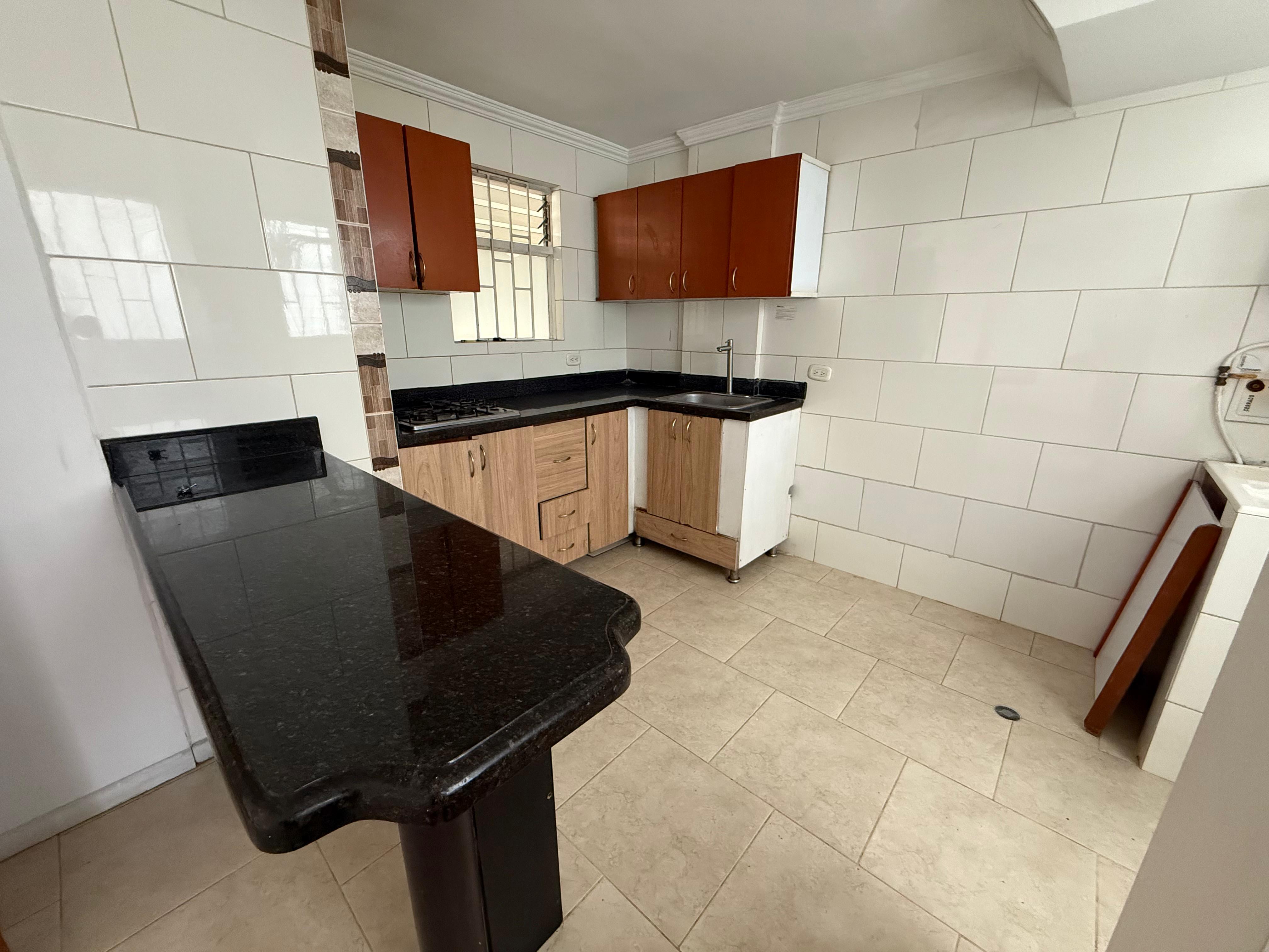 ARRIENDO APARTAMENTO EN LAURELES EL NOGAL