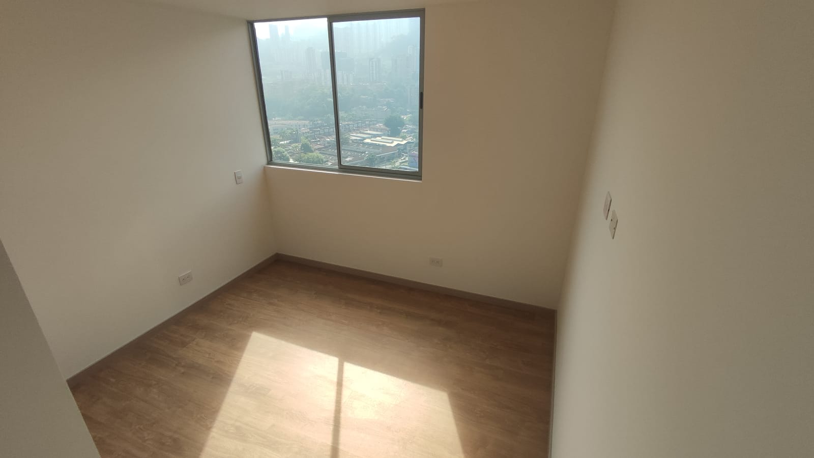 ARRIENDO APARTAMENTO EN CIUDAD DEL RIO