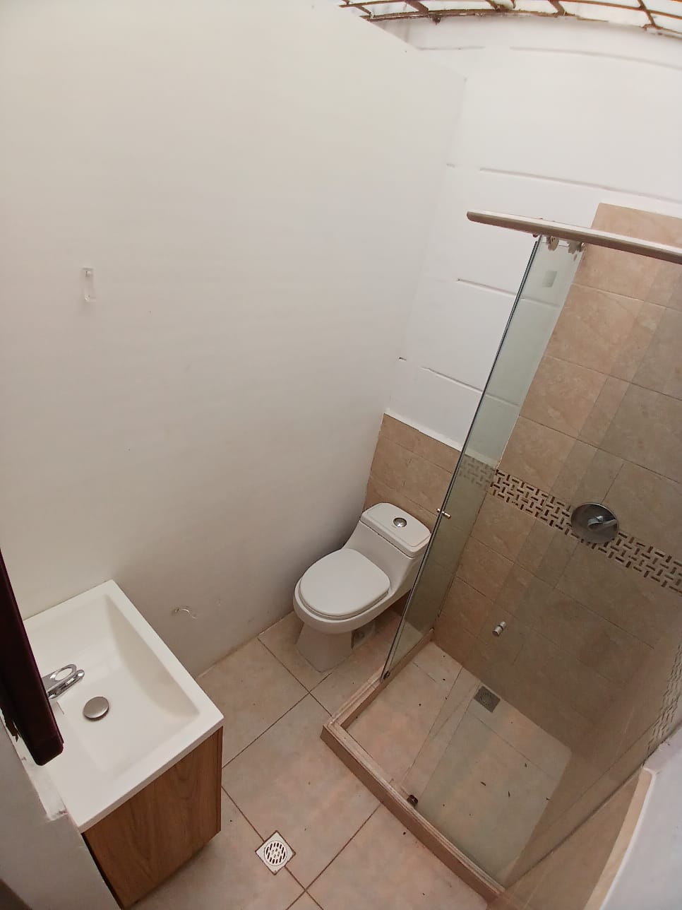 ARRIENDO CASA EN LAURELES