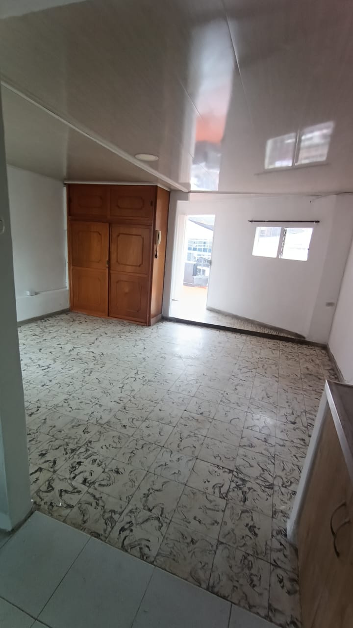 ARRIENDO APARTA ESTUDIO LAURELES