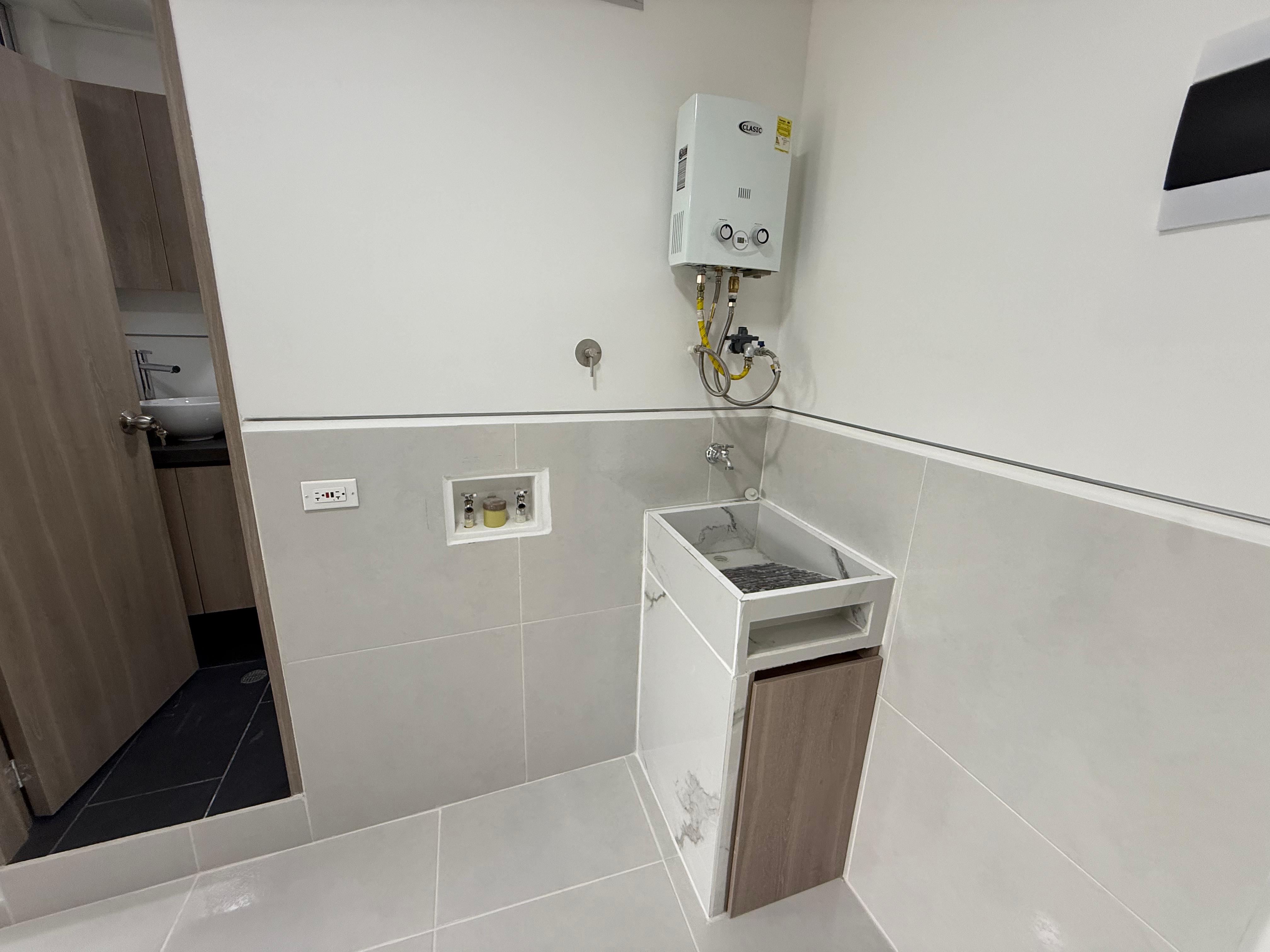 ARRIENDO APARTAESTUDIO EN NIQUIA PARTE BAJA