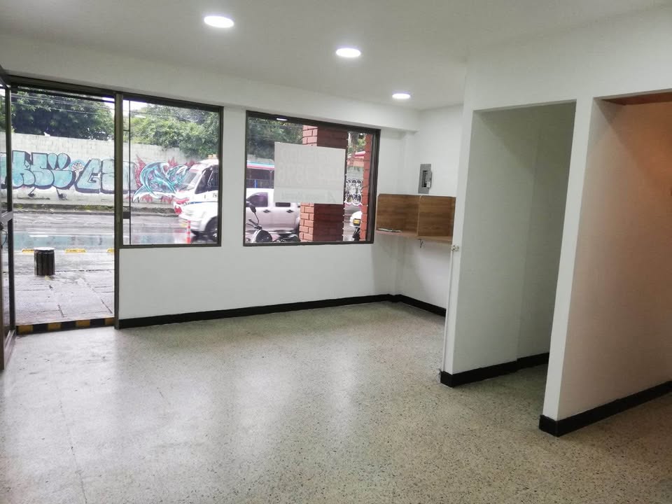 ARRIENDO LOCAL EN CC CONTEMPORÁNEO