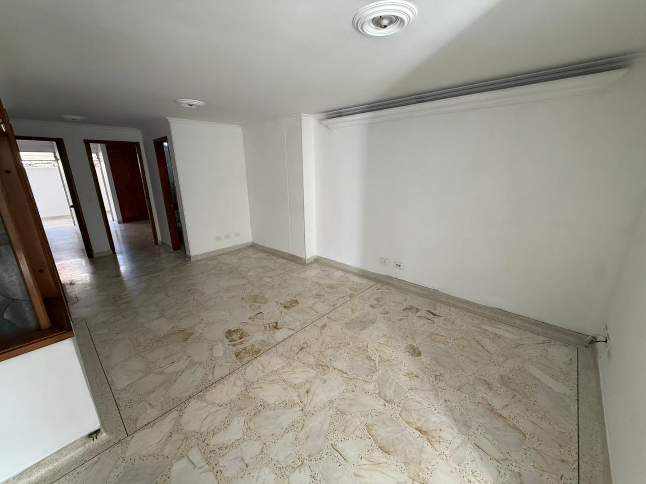 ARRIENDO APARTAMENTO EN LAURELES LAS ACACIAS