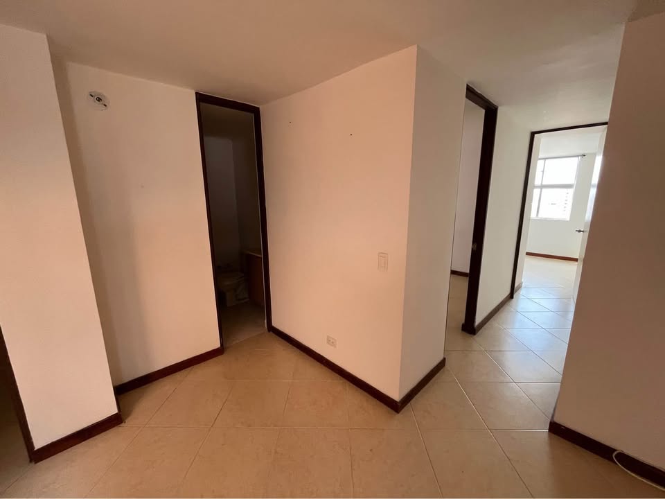 VENDO APARTAMENTO EN LAURELES