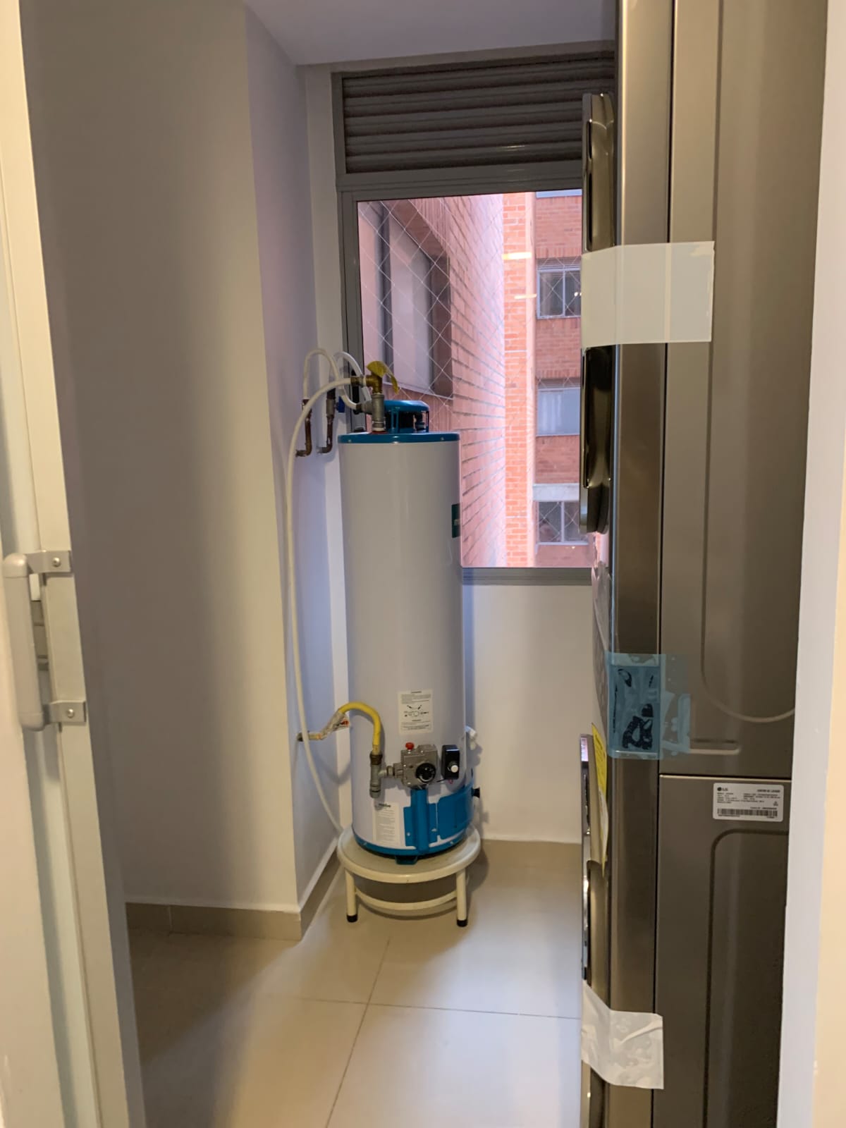 ARRIENDO APARTAMENO EN LA LOMA DE LAS BRUJAS