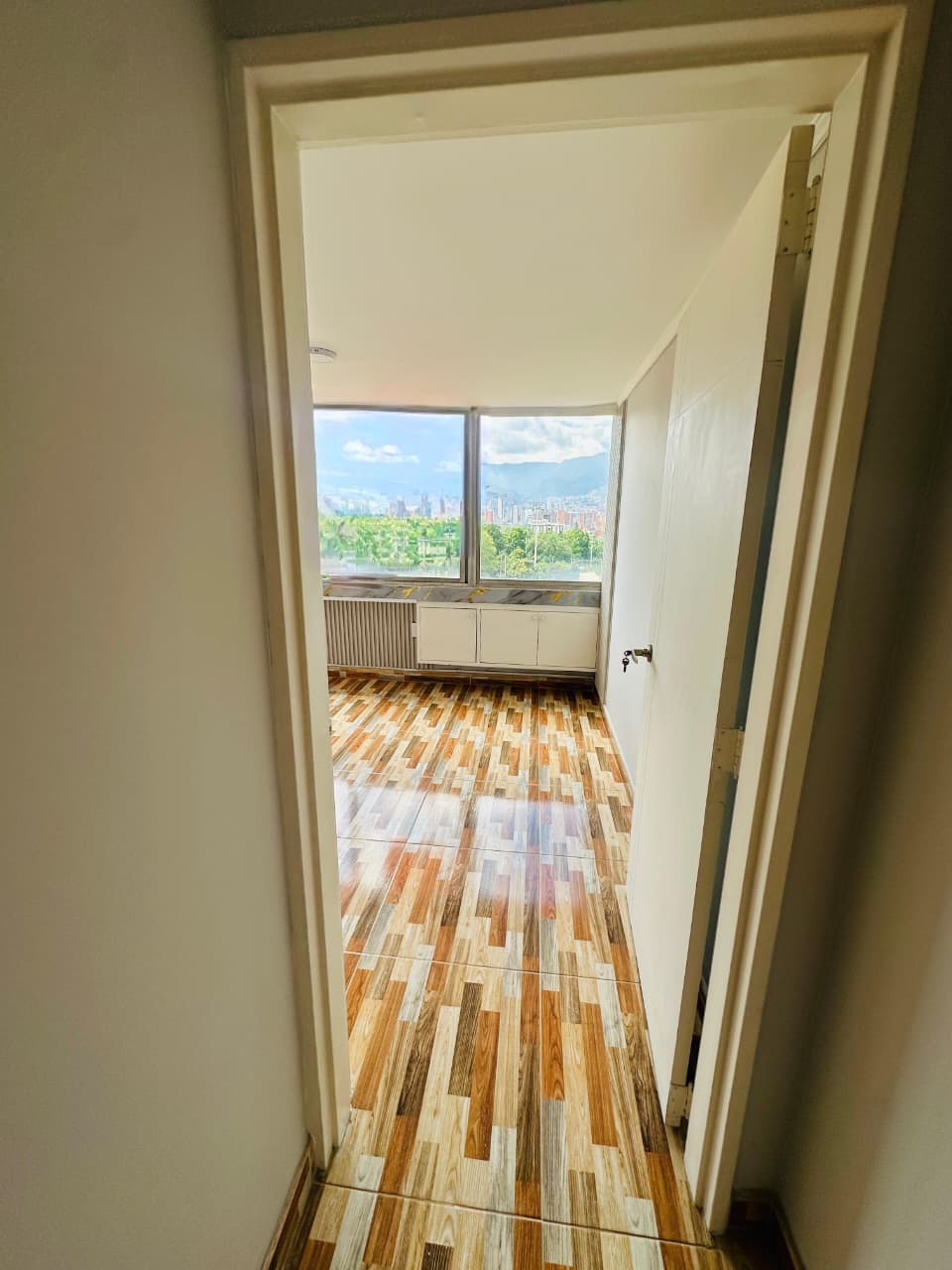 VENDO APARTAMENTO EN LAURELES ESTADIO