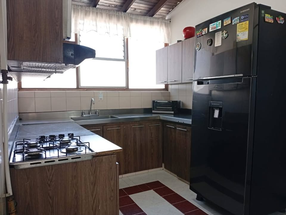 VENDO CASA EN LAURELES