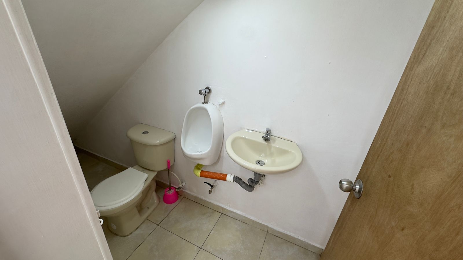 ARRIENDO LOCAL FLORESTA