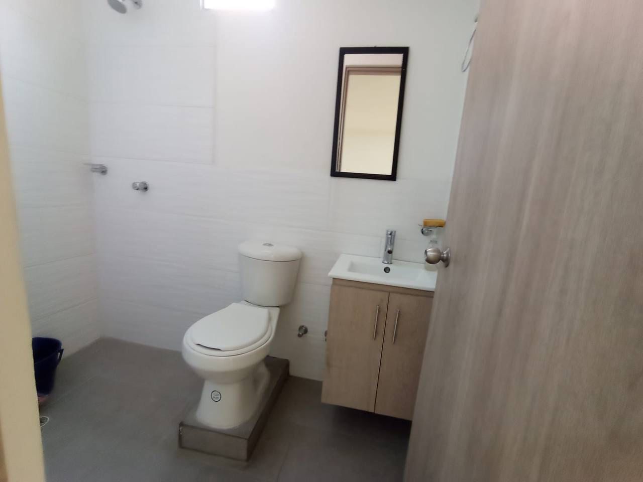 ARRIENDO OFICINA EN CALASANZ PARTE BAJA