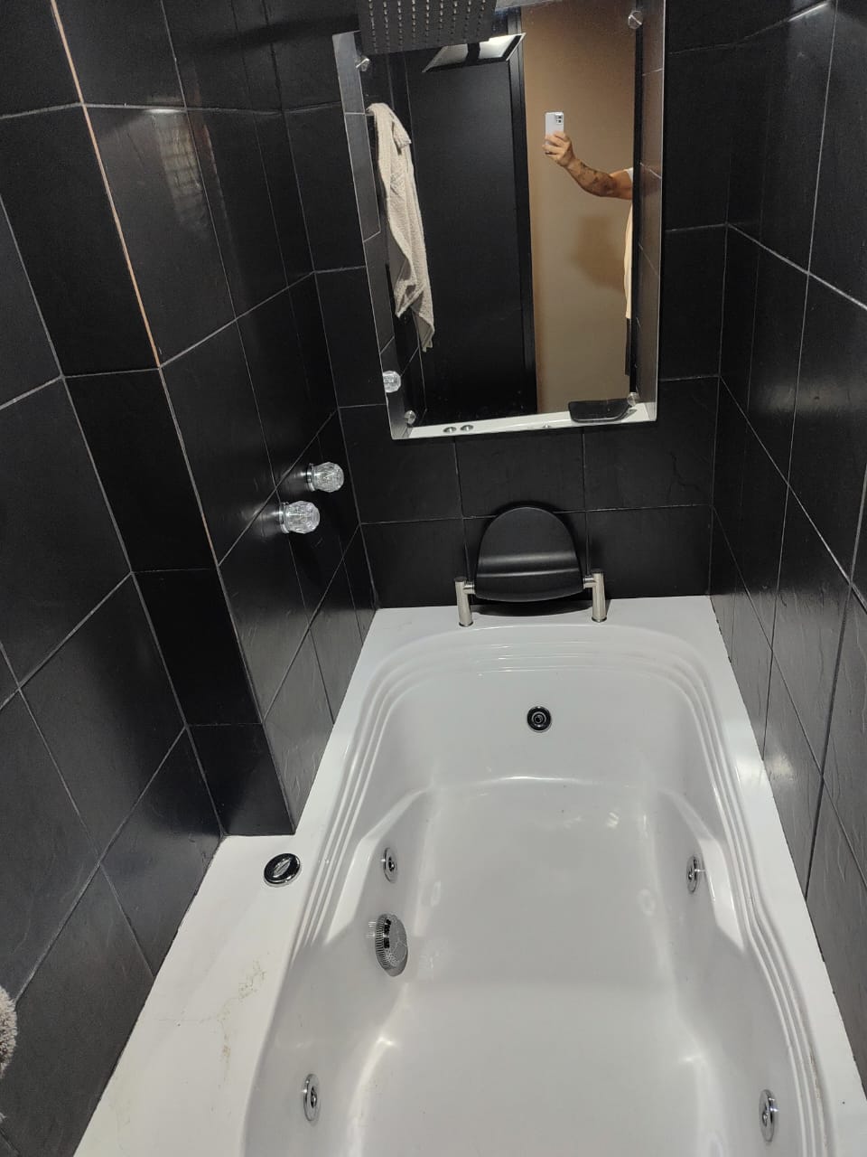 ARRIENDO APATAMENTO EN LA LOMA DE LOS BERNAL