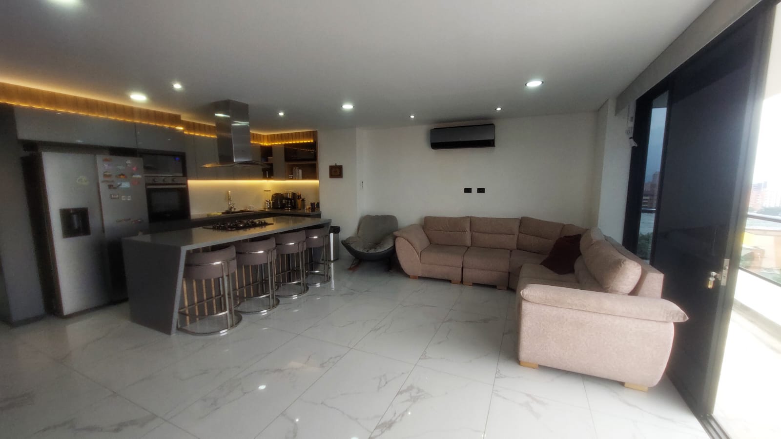 ARRIENDO APARTAMENTO AMOBLADO EN LAURELES