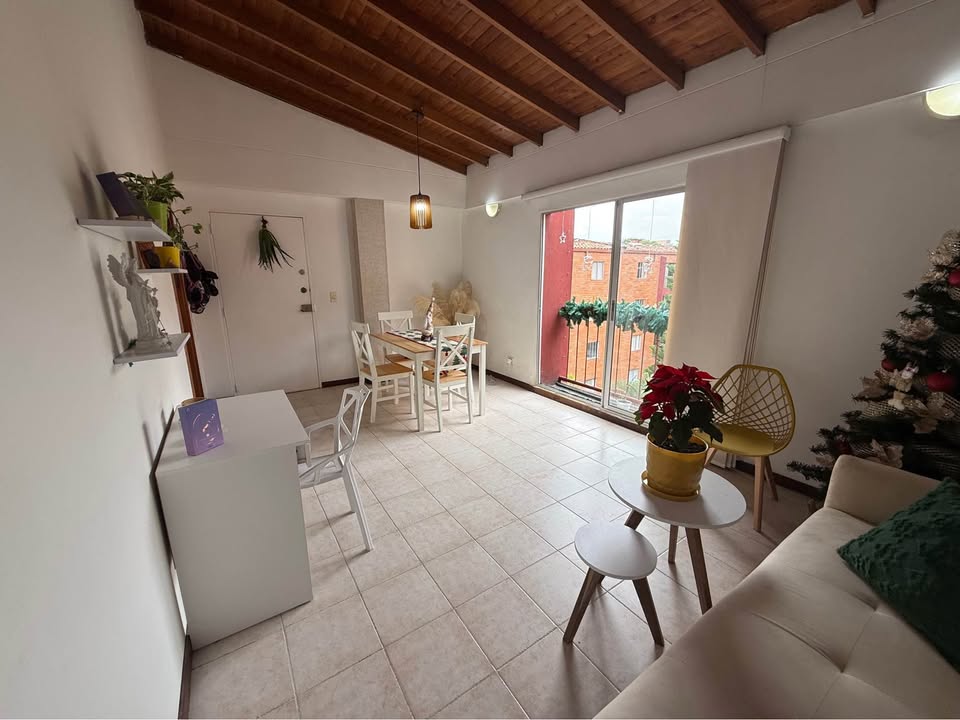 VENDO APARTAMENTO EN LAURELES