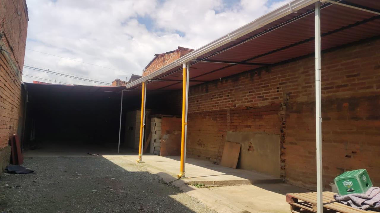 ARRIENDO BODEGA EN SANTA CRUZ LA ROSA