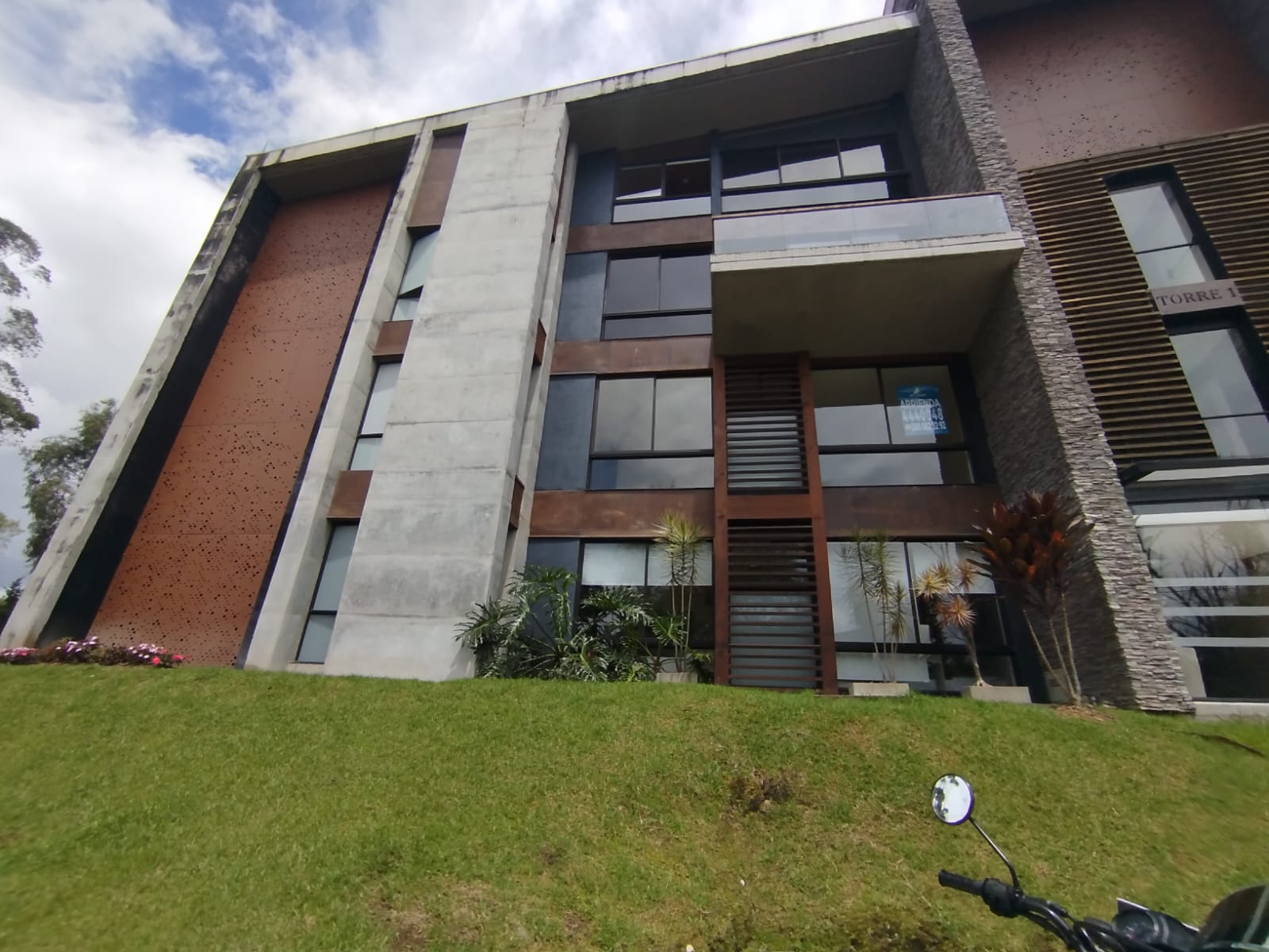 VENDO APARTAMENTO EN LLANO GRANDE