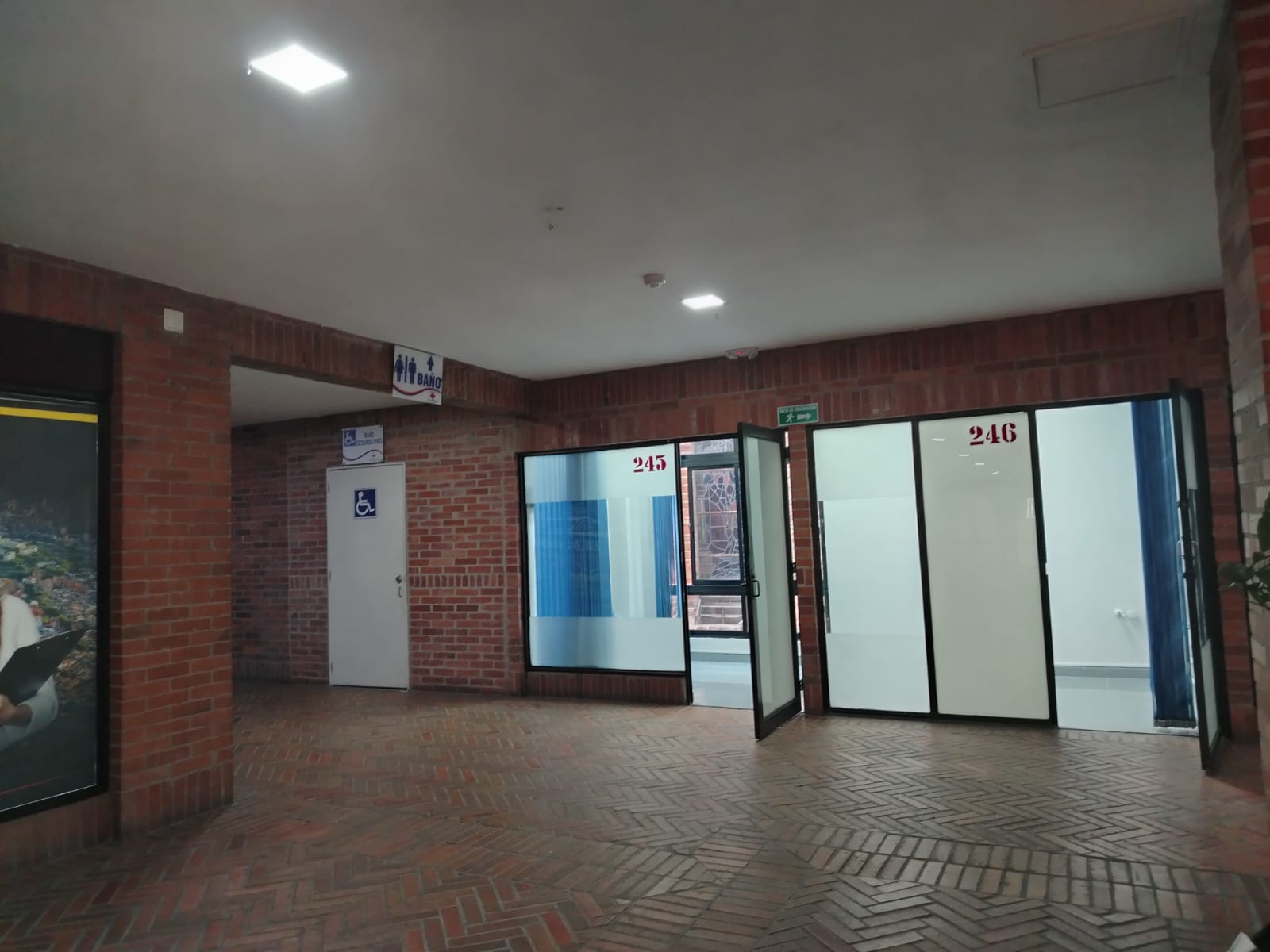 ARRIENDO OFICINA EN EL POBLADO