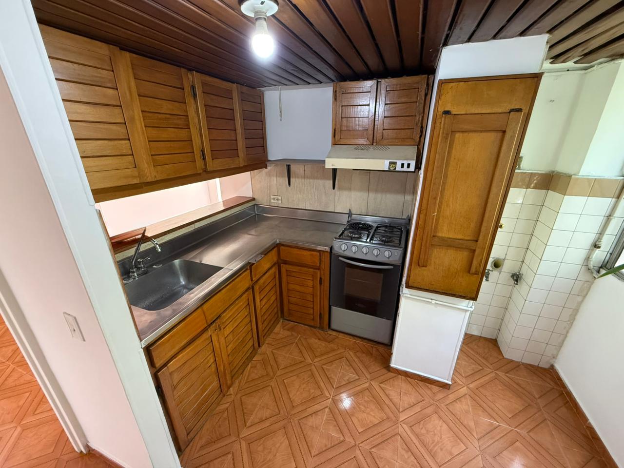 ARRIENDO APARTAMENTO EN ROBLEDO PILARICA