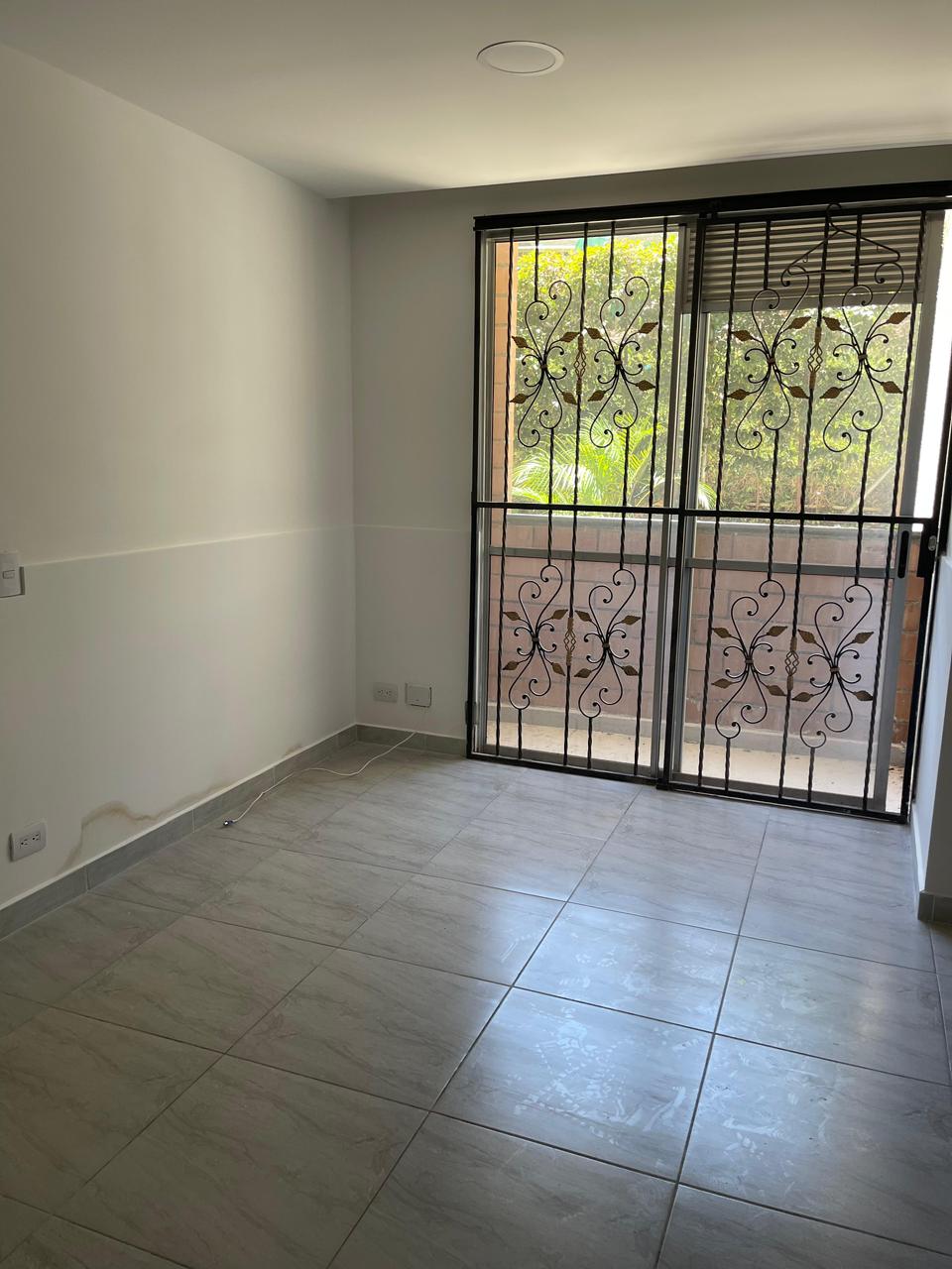 ARRIENDO APARTAESTUDIO EN ROBLEDO PAJARITO+