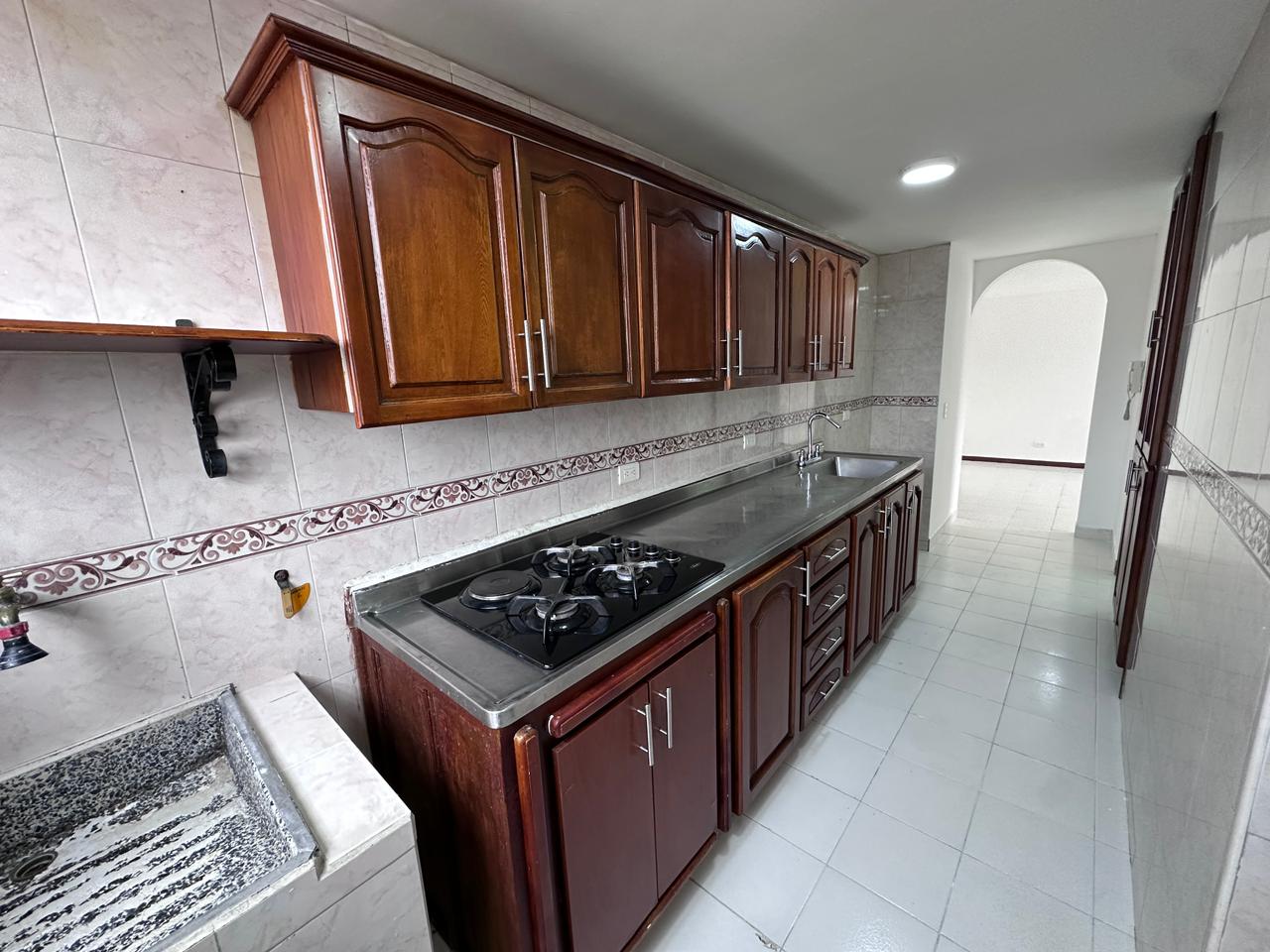 ARRIENDO APARTAMENTO EN SIMON BOLIVAR LAURELES