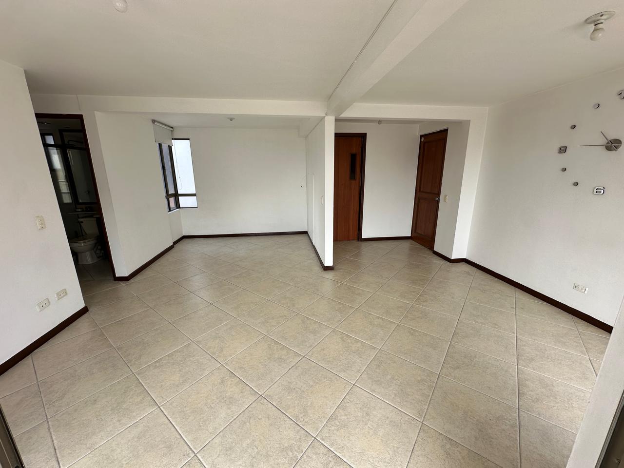 ARRIENDO APARTAMENTO EN LA LOMA DE LOS BERNAL