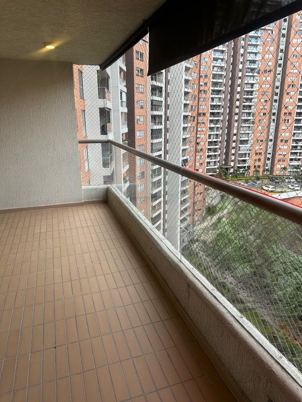 VENDO APARTAMENTO EN LA LOMA DE LOS BERNAL