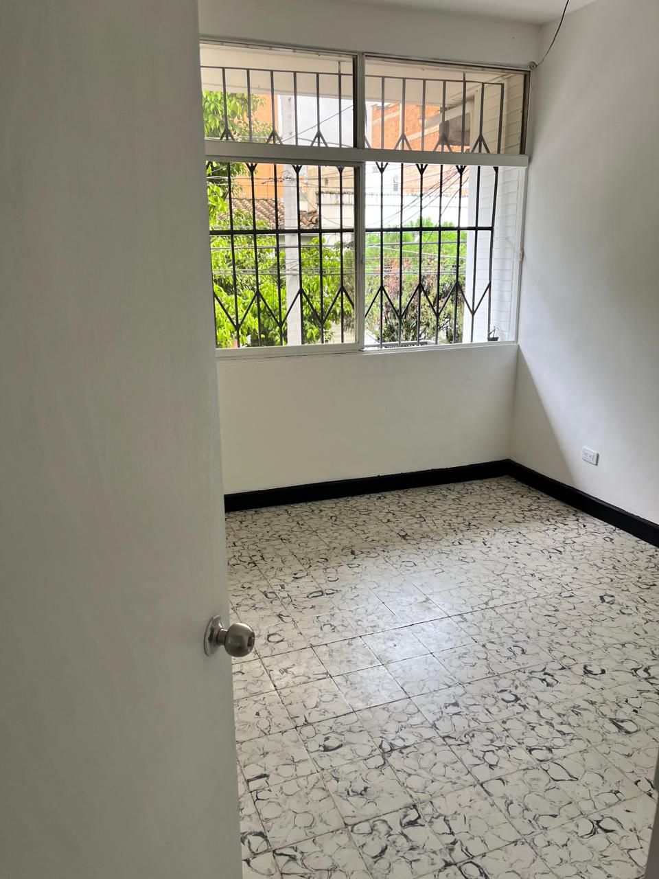 ARRIENDO OFICINA EN LA CASTELLANA
