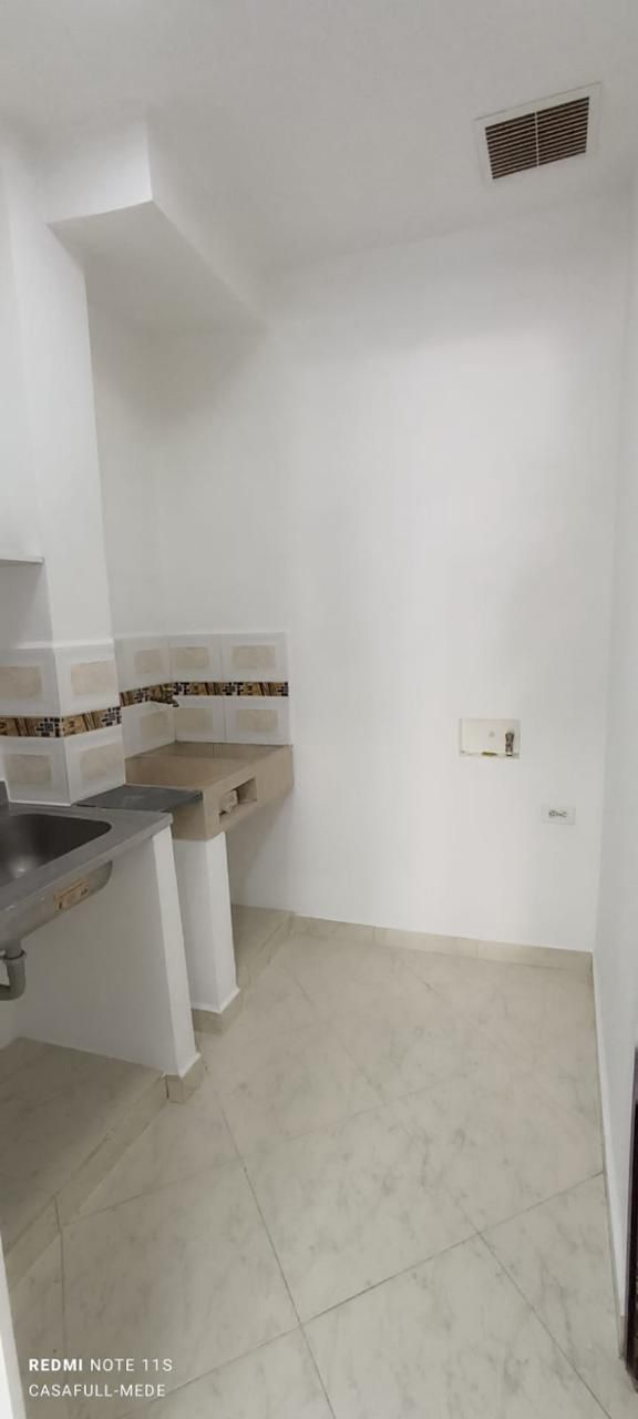 ARRIENDO LOCAL EN LA FLORESTA
