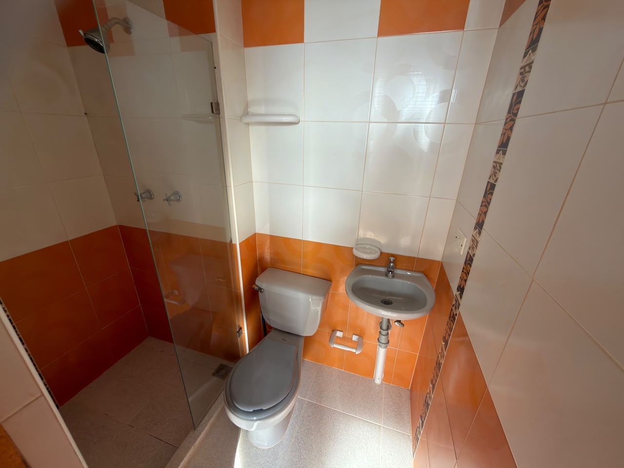 ARRIENDO APARTAMENTO EN RODEO ALTO