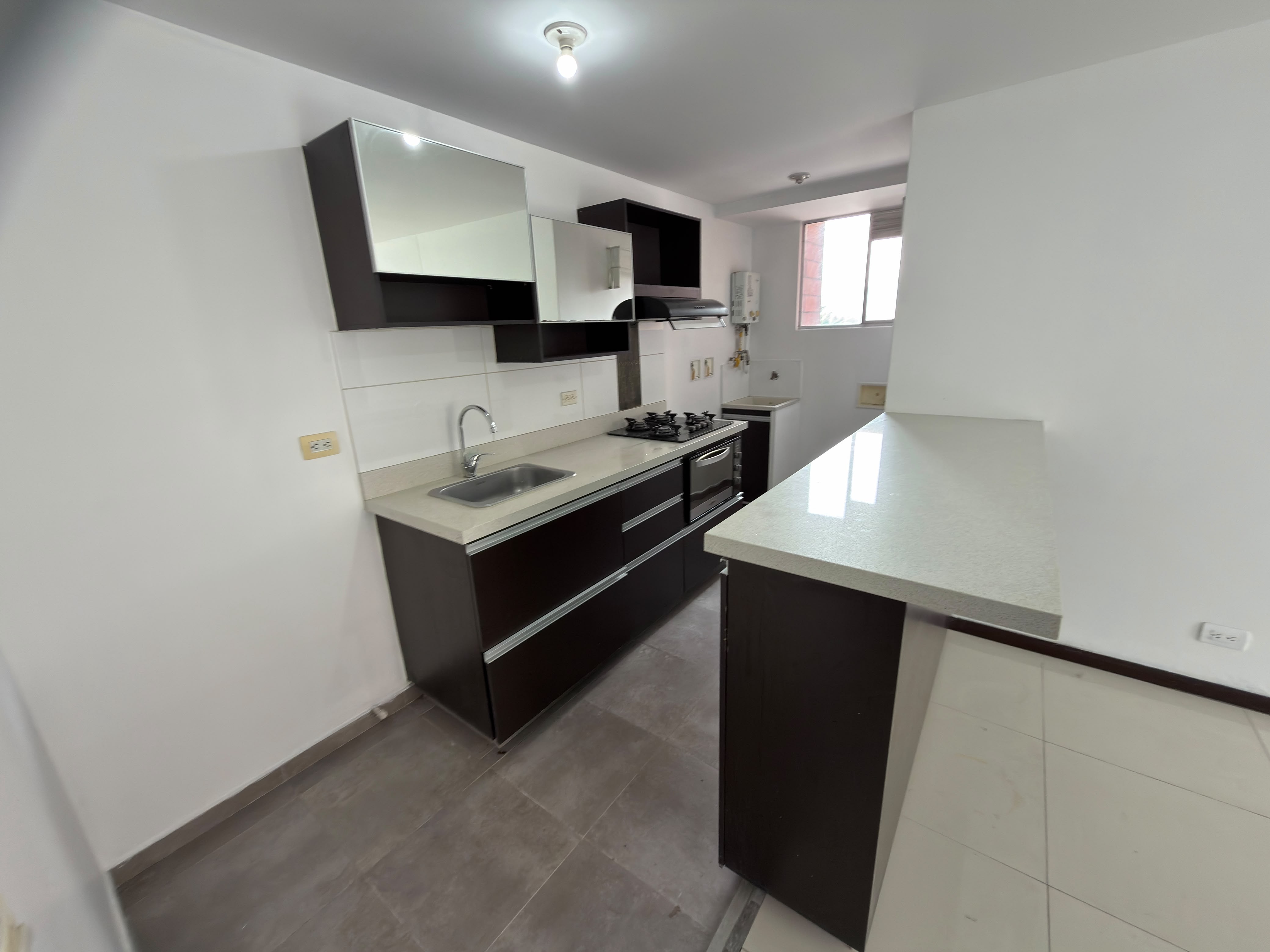 Arriendo Apartamento en los Colores