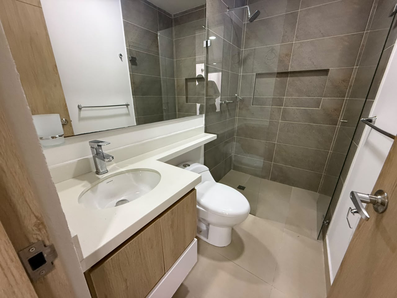 ARRIENDO APARTAESTUDIO EN CALASANZ PARTE BAJA