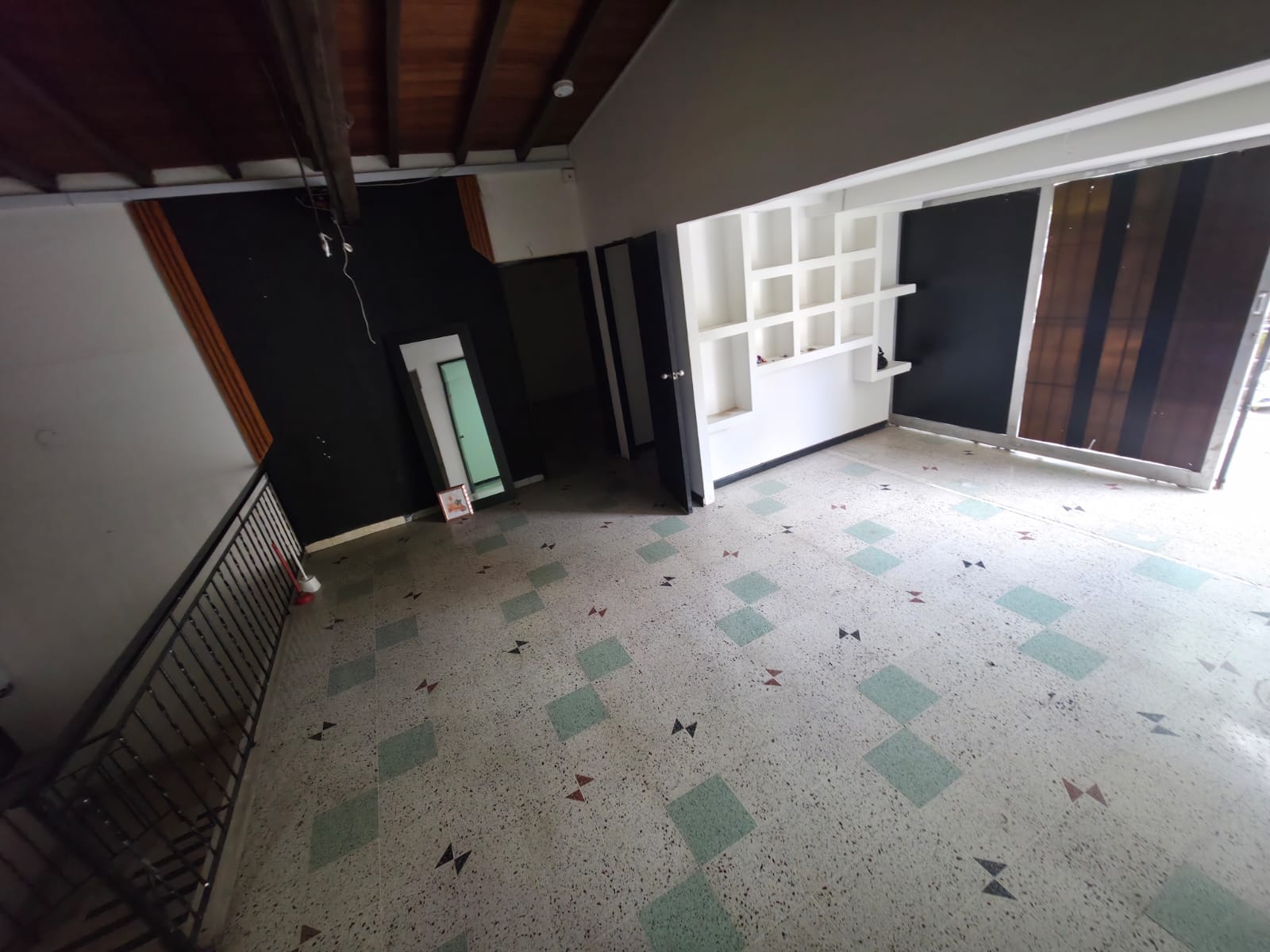 ARRIENDO CASA COMERCIAL EN CALASANZ