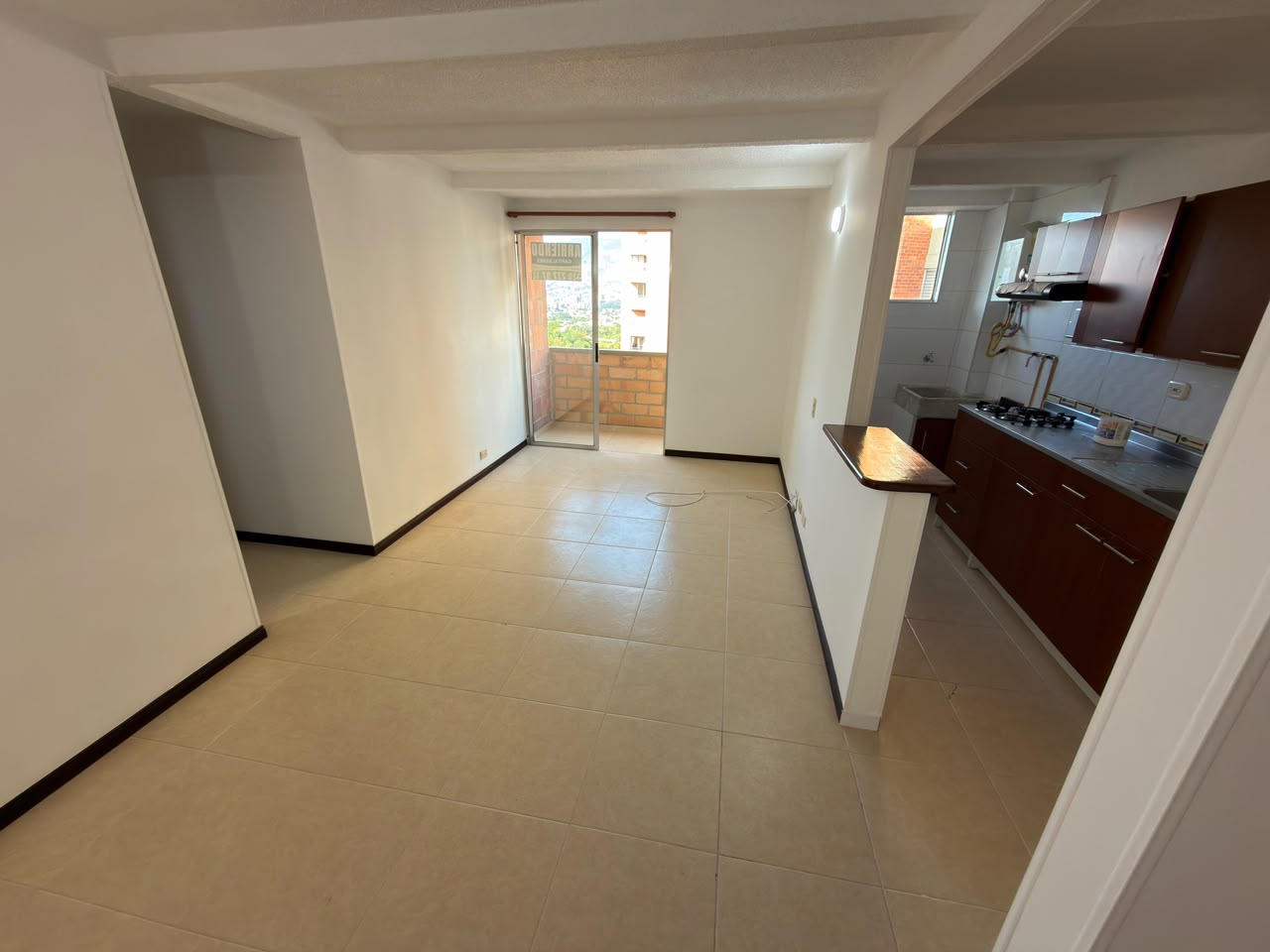 ARRIENDO APARTAMENTO EN LOMA DE LOS BERNAL