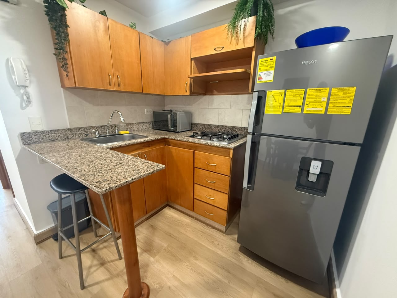 ARRIENDO APARTAESTUDIO AMOBLADO EN LA FLORESTA