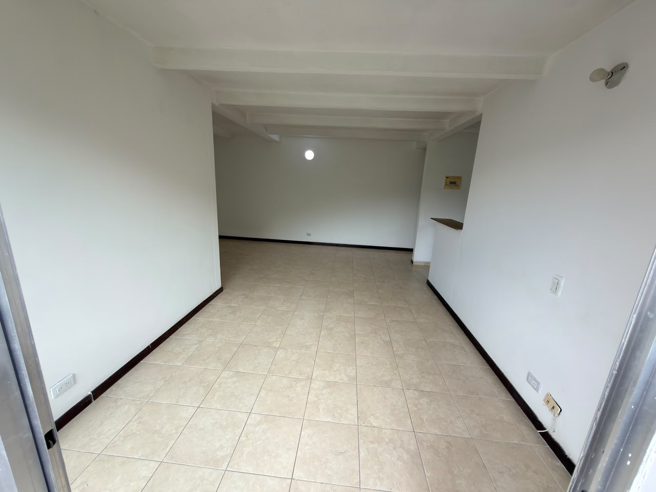 ARRIENDO APARTAMENTO EN LOMA DE LOS BERNAL