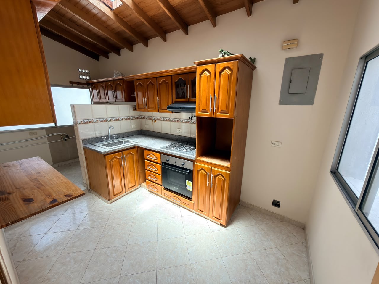 ARRIENDO APARTAMENTO DUPLEX EN EL VELODROMO