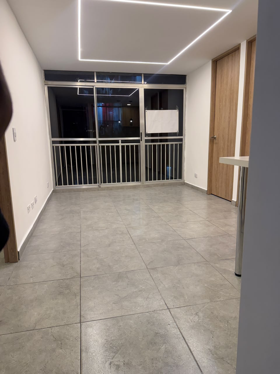 VENDO APARTAMENTO EN LA AURORA