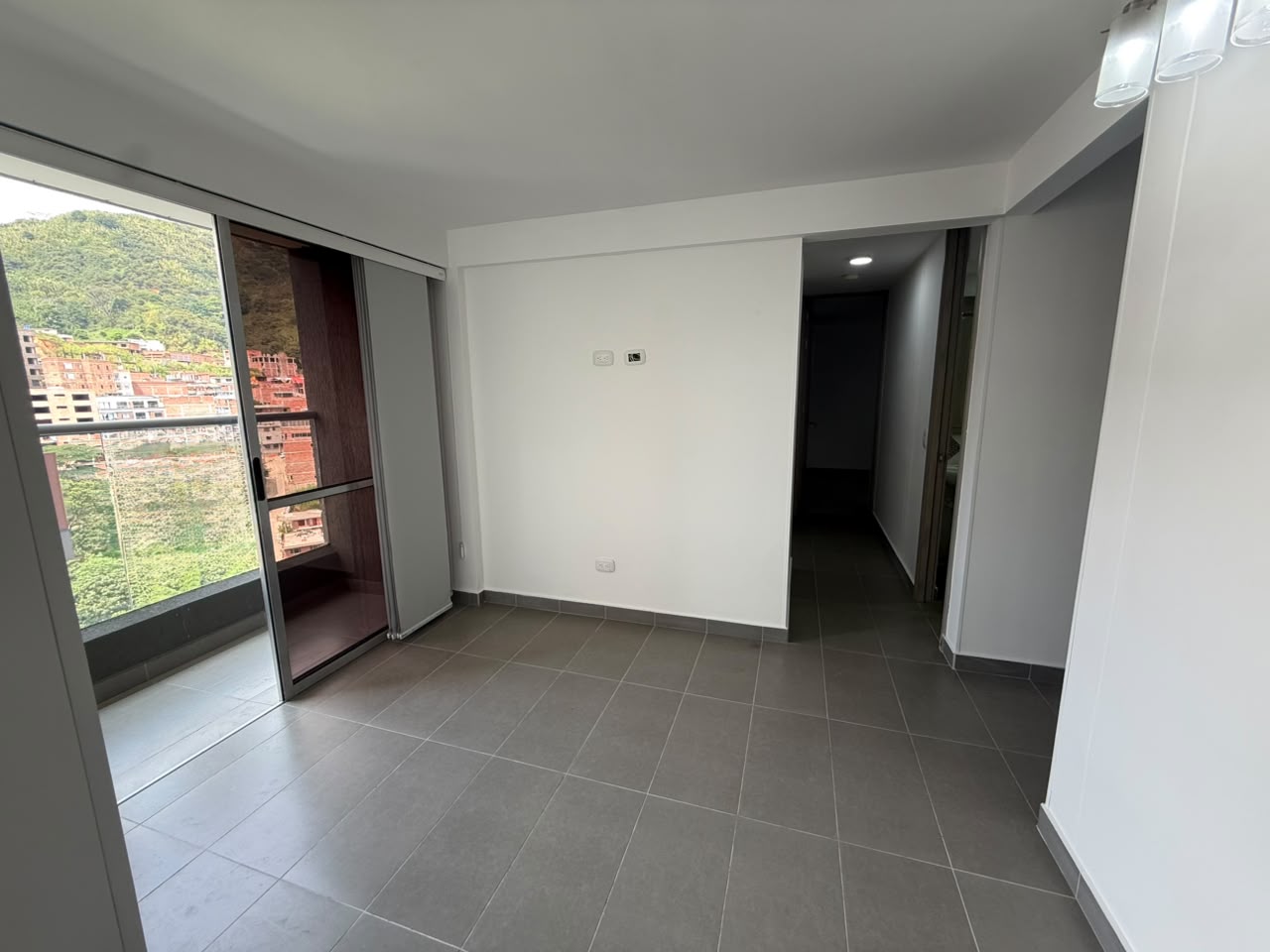 ARRIENDO APARTAMENTO EN LA LOMA DE LOS BERNAL