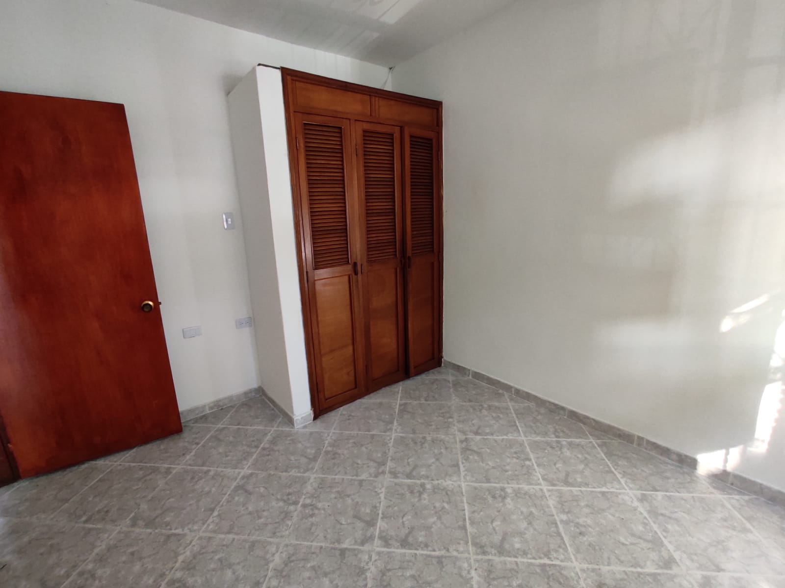 ARRIENDO CASA COMERCIAL INDEPENDIENTE SANTA MONICA