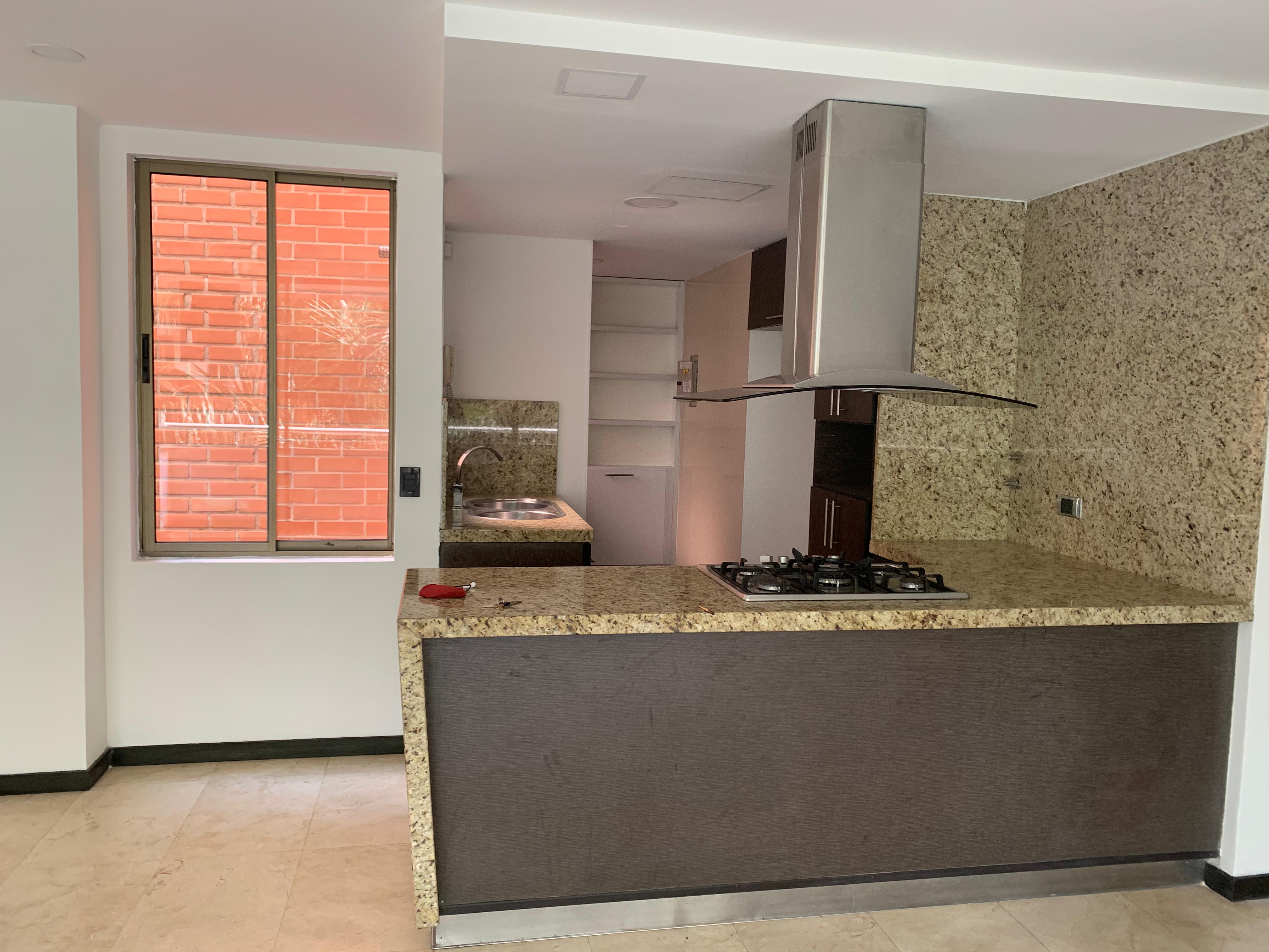 ARRIENDO APARTAMENTO LAURELES