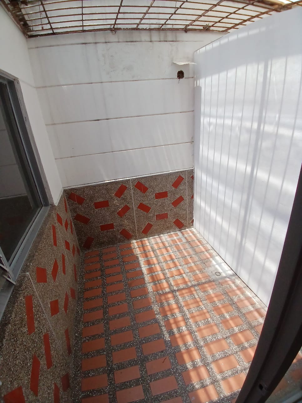 ARRIENDO CASA EN LAURELES