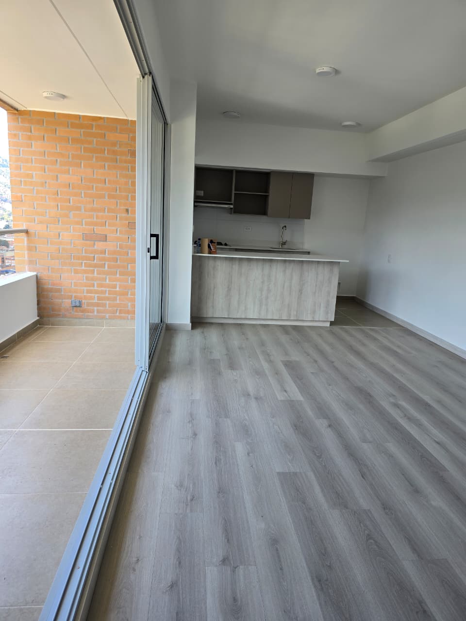 ARRIENDO APARTAMENTO EN CUIDAD DEL RIO