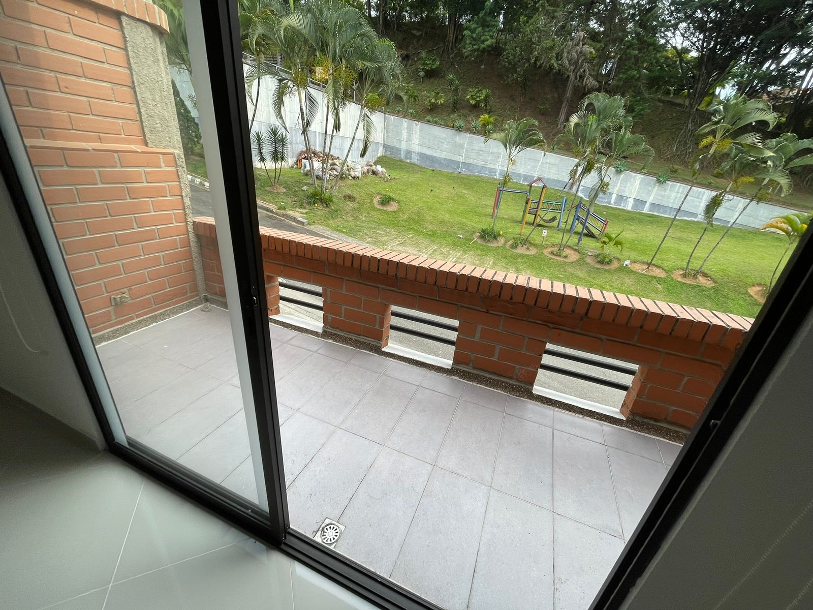 ARRIENDO CASA EN EL POBLADO EL TESORO