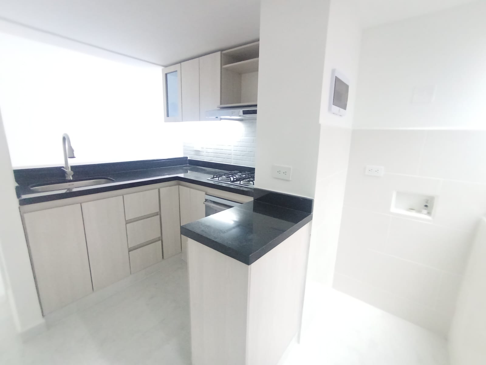 VENDO APARTAMENTO EN ROBLEDO PARTE BAJA
